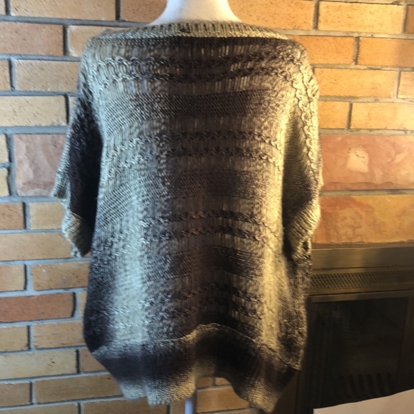 Poncho style sweater - Picture 4 of 5